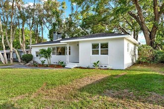 1352 Parkwood St in Clearwater, FL - Building Photo - Building Photo
