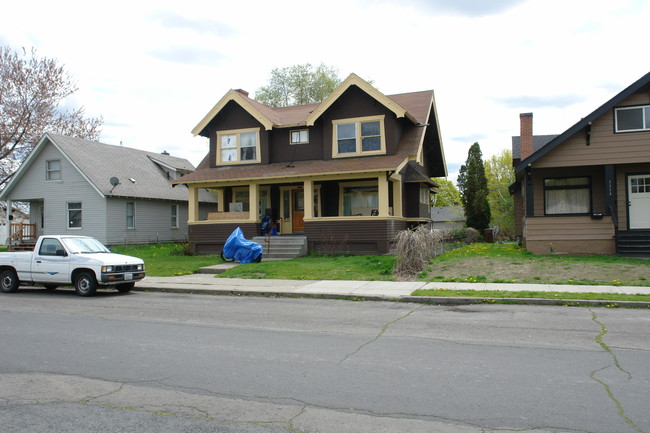 1107 W Chelan Ave in Spokane, WA - Foto de edificio - Building Photo