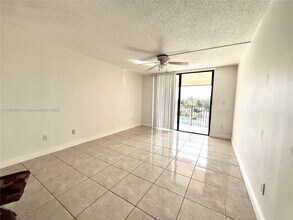 14415 N Kendall Dr in Miami, FL - Building Photo - Building Photo