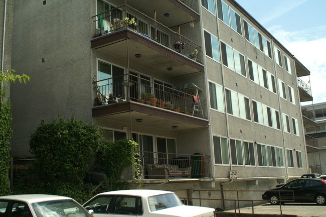 Iro Apartments in Seattle, WA - Building Photo - Other