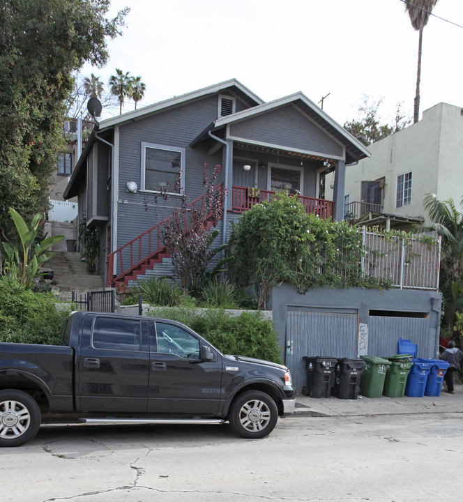 1432 Fairbanks Pl in Los Angeles, CA - Building Photo