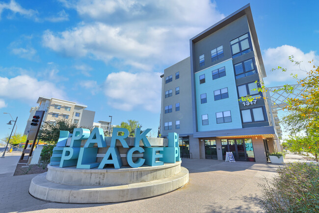 Park Place Tempe in Tempe, AZ - Foto de edificio - Building Photo