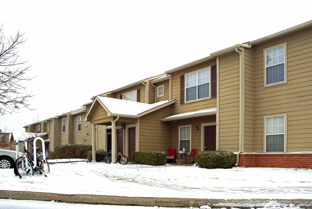 Glenshire Court Apartments in Glenpool, OK - Building Photo