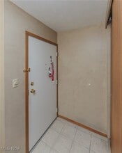 25735 Lorain Rd in North Olmsted, OH - Building Photo - Building Photo