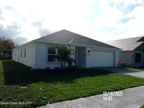 1171 Dania Cir in Palm Bay, FL - Building Photo - Building Photo