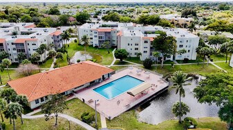 1810 N Lauderdale Ave in North Lauderdale, FL - Building Photo