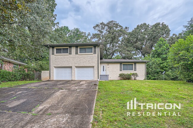 property at 2721 Williamsburg Way