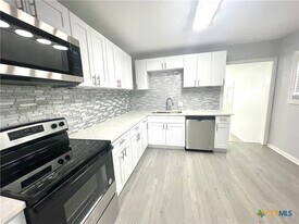 743 E 13th Ave in Belton, TX - Building Photo