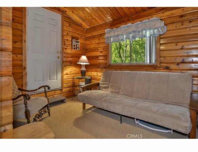 527 Valley Dr in Crestline, CA - Building Photo - Building Photo