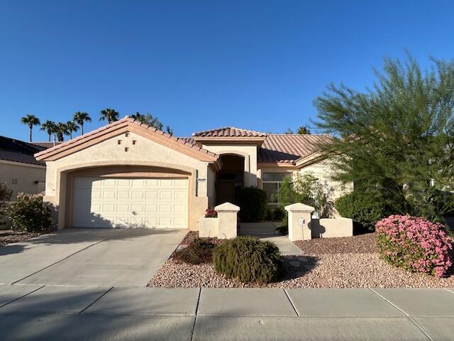 39495 Manorgate Rd in Palm Desert, CA - Foto de edificio - Building Photo