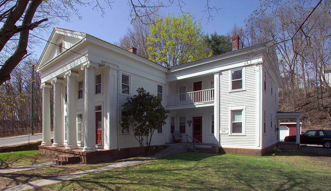 174 W Main St in Vernon Rockville, CT - Building Photo - Other