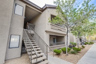 8250 N Grand Canyon Dr in Las Vegas, NV - Building Photo