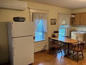 432 Hanover St, Unit 2 in Manchester, NH - Building Photo - Building Photo