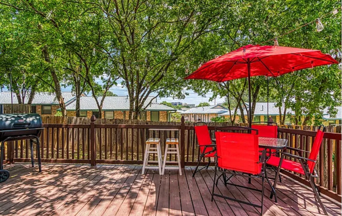 9410 Kenton Hill in San Antonio, TX - Building Photo