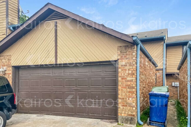 property at 834 Courtenay Pl