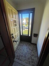 104 Sunnycliff Dr in Euclid, OH - Building Photo - Building Photo