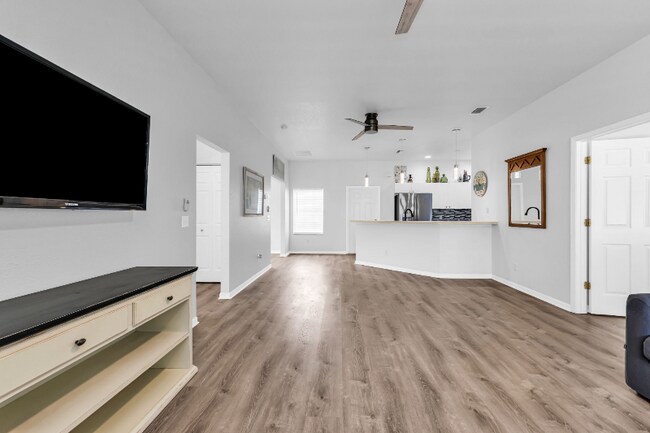 1647 Red Oak Ln in Port Charlotte, FL - Building Photo - Building Photo