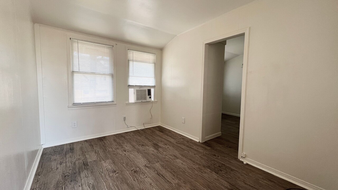 3404 Grooms St, Unit Unit B in Austin, TX - Building Photo