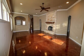 3004 Silver Saddle Dr in Robinson, TX - Foto de edificio - Building Photo