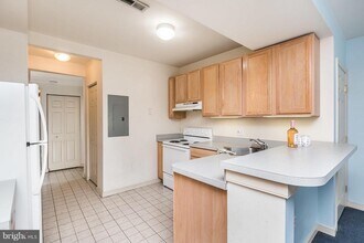 906 S Charles St in Baltimore, MD - Building Photo - Building Photo
