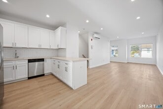 29 Village Rd in Milford, CT - Building Photo - Building Photo