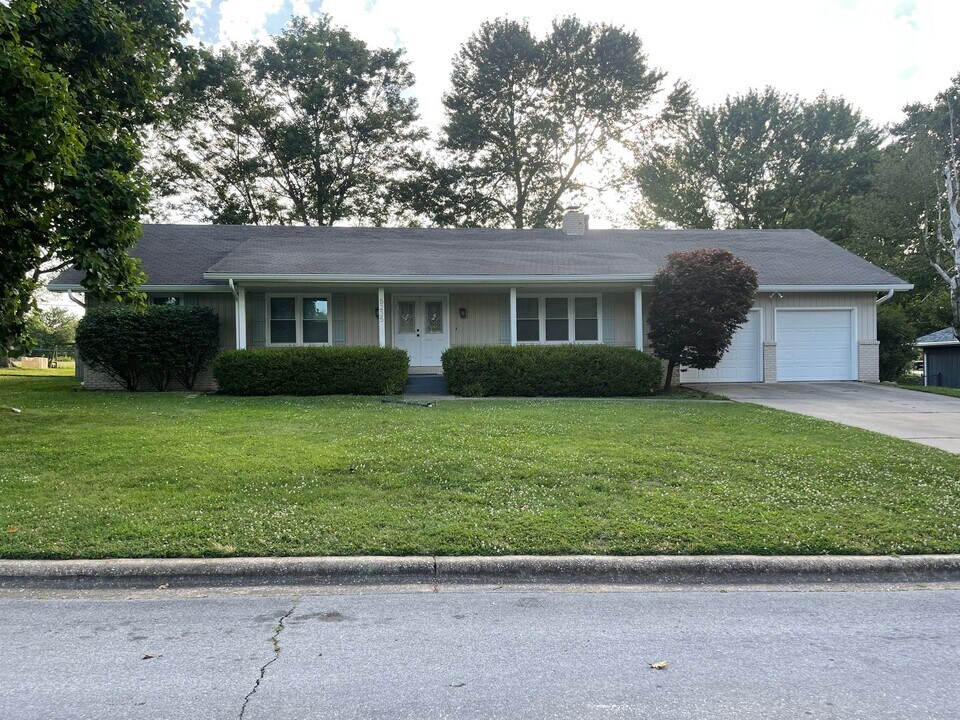 5235 Maryland Ave S in Springfield, MO - Building Photo