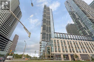 7890 Jane St in Vaughan, ON - Building Photo