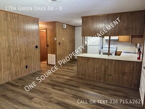 1704 Green Oaks Dr SE in Winston-Salem, NC - Building Photo - Building Photo