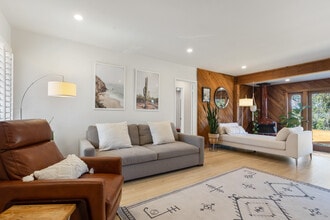 5923 Abernathy Dr in Los Angeles, CA - Building Photo - Building Photo