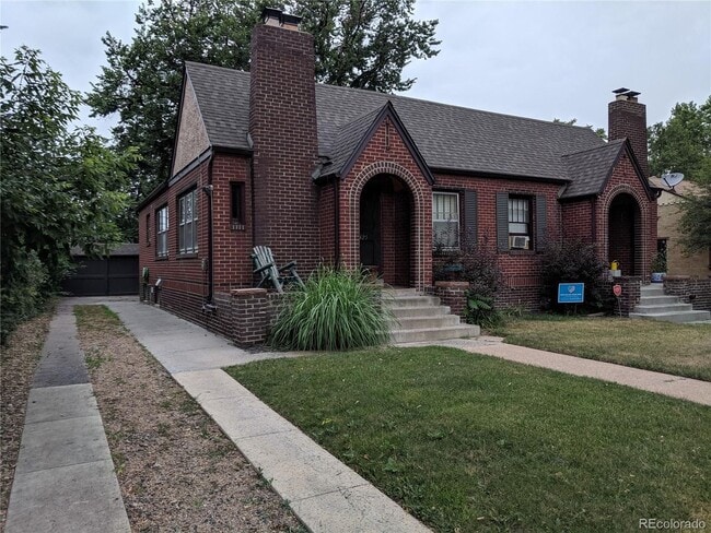 property at 1425 Dexter St