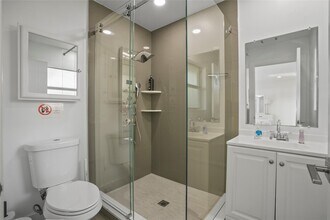 833 SW 17th St in Fort Lauderdale, FL - Building Photo - Building Photo