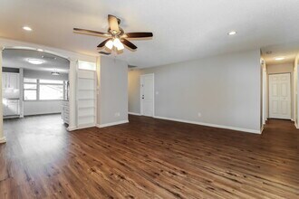 905 Evelyn Ave in Clearwater, FL - Building Photo - Building Photo