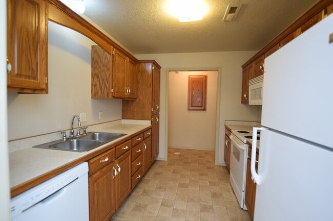 1714 W Redbud Dr in Joplin, MO - Building Photo - Building Photo