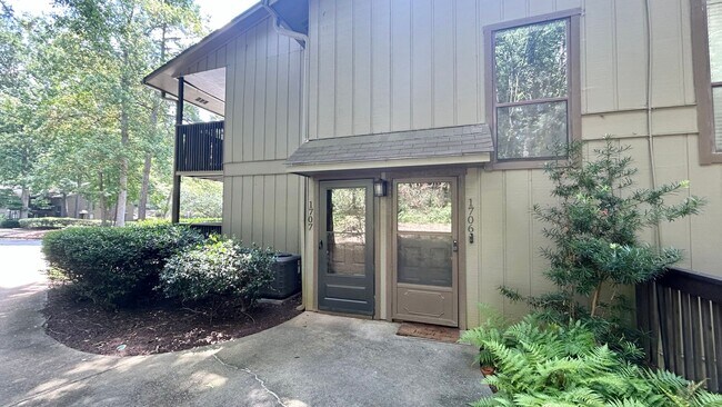 1707 Cumberland Ct SE in Smyrna, GA - Building Photo - Building Photo