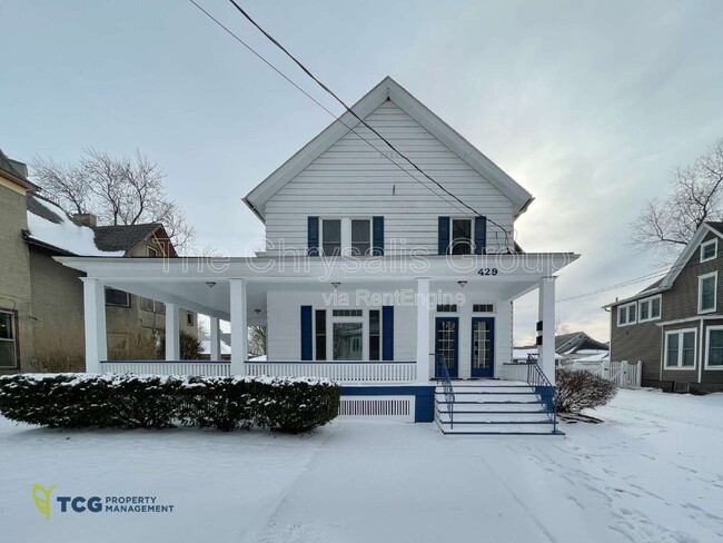 property at 429 Congress St