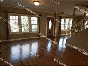 243 W 61st St in Kansas City, MO - Building Photo - Building Photo
