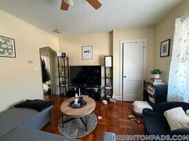 35 Brock St, Unit 3 in Boston, MA - Building Photo