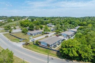 Drake's Creek Cooperative in Goodlettsville, TN - Foto de edificio - Building Photo