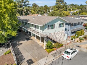 924 Academy Ave in Belmont, CA - Building Photo - Building Photo