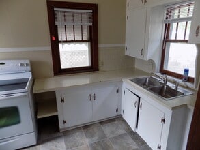 2241 S 35th St in Lincoln, NE - Building Photo - Building Photo