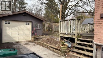 134 Bridgeport Rd E in Waterloo, ON - Building Photo