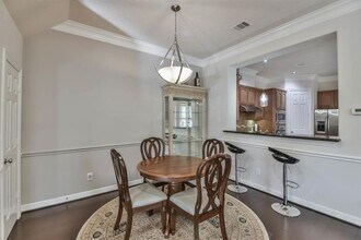 11603 Royal Oaks Trce in Houston, TX - Foto de edificio - Building Photo