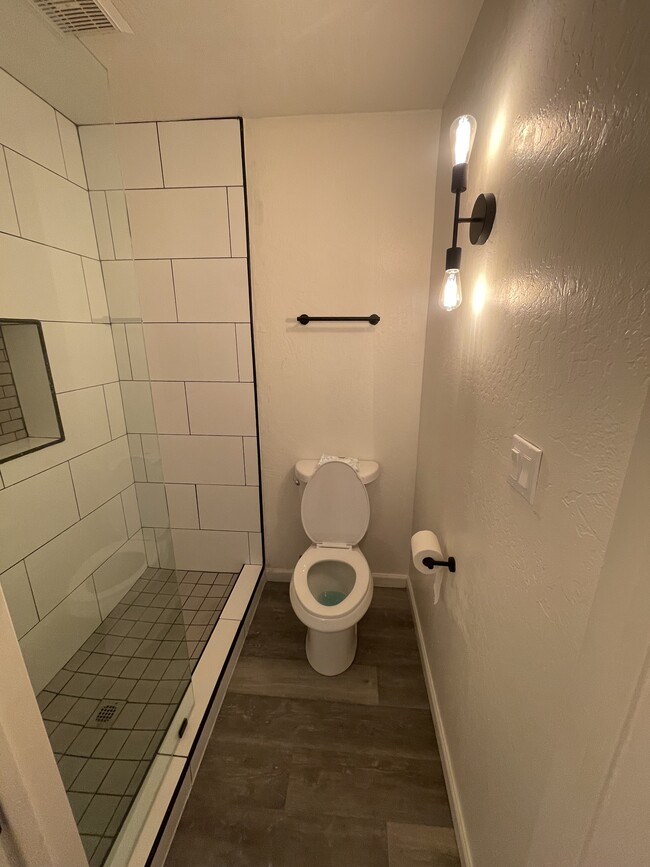 13816 North 42nd Pl in Phoenix, AZ - Building Photo - Building Photo