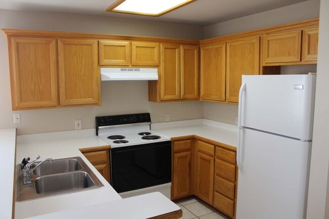 3128 Cedar Hill St in Denton, TX - Building Photo - Building Photo