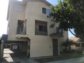 1030 E Hill St in Long Beach, CA - Building Photo - Other