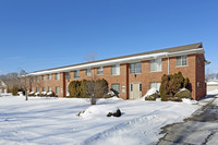 Lake Breeze Apartments in Harrison Township, MI - Building Photo - Building Photo