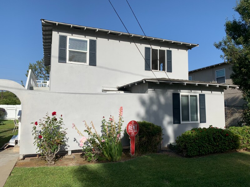 405-409 S Center St in Orange, CA - Foto de edificio