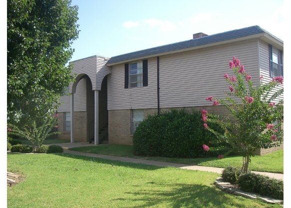 Reeds Landing Apartments in Edmond, OK - Building Photo - Building Photo