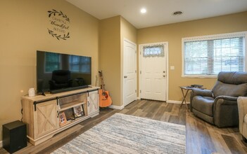 126 S Beckman Dr in Altoona, PA - Foto de edificio - Building Photo