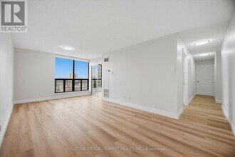 1111 Bough Beeches Blvd in Mississauga, ON - Building Photo - Building Photo